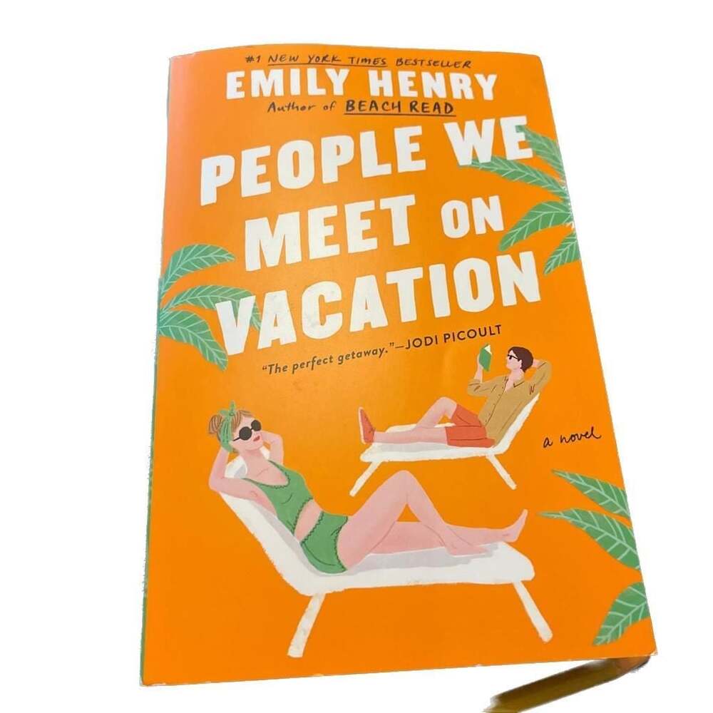 People We Meet on Vacation by Emily Henry - Paperback